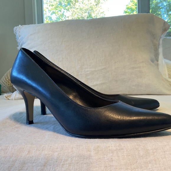 Cole Haan leather pumps - Picture 1 of 8